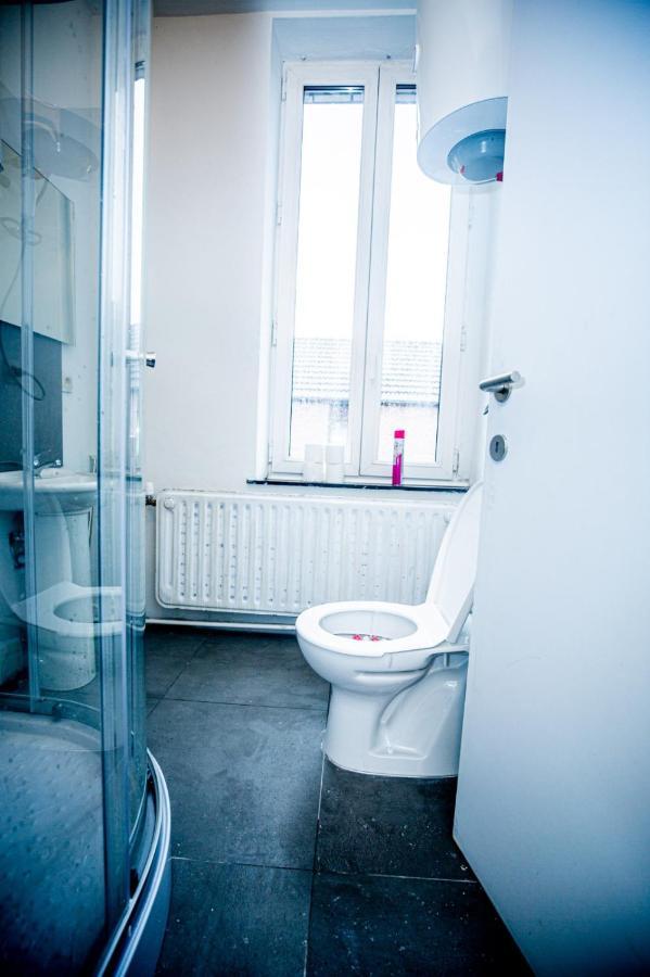 Agreable Chambre Sur Liege Avc Parking Et Wifi Gratuit Eksteriør bilde